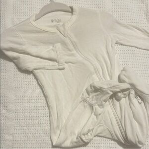 Kyte BABY Cream Zippered Onesie used lightly